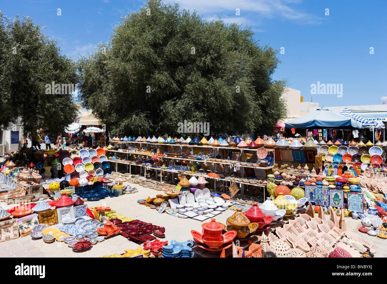 Magasins de vente de ceramique locale dans le centre de midoun djerba tunisie bnbyxj